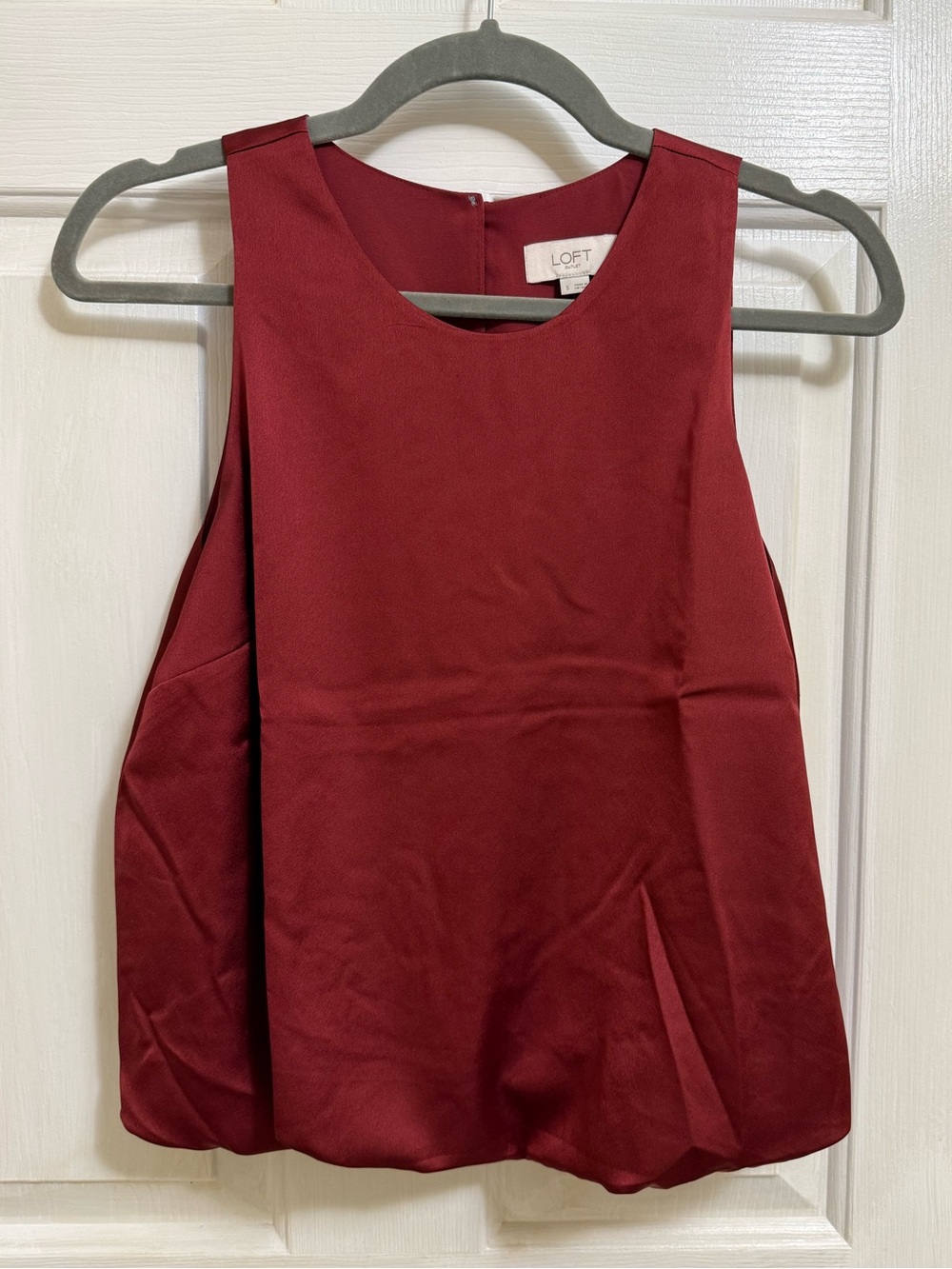 LOFT Women's Sleeveless Wine Red Shell Top